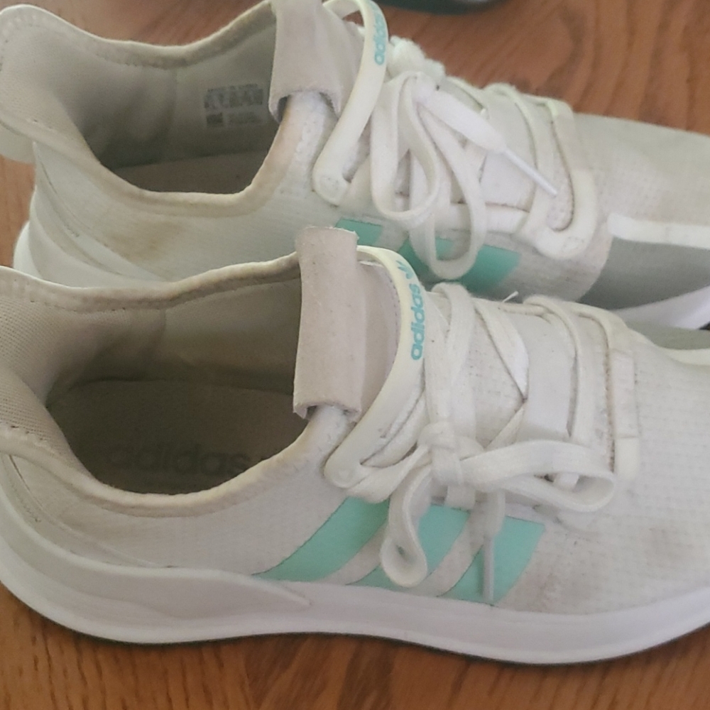 Adadias running shoes